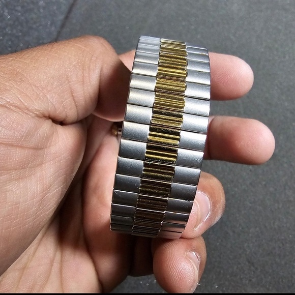 Vintage Timex Mechanical Wind Mens Watch Silver Gold Tone Date Just Working T 33 - Picture 7 of 10